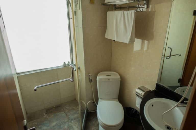 Galaxy Cruise Bathroom